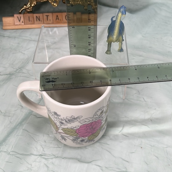 Finest Ceramics Floral Pink Roses and Green Leaves Vintage Mug - Picture 7 of 7